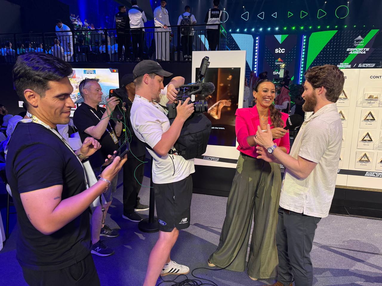 Bonded 5G mobile live streaming setup on location